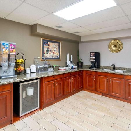 Super 8 By Wyndham Shepherdsville - Louisville South I65 Εξωτερικό φωτογραφία