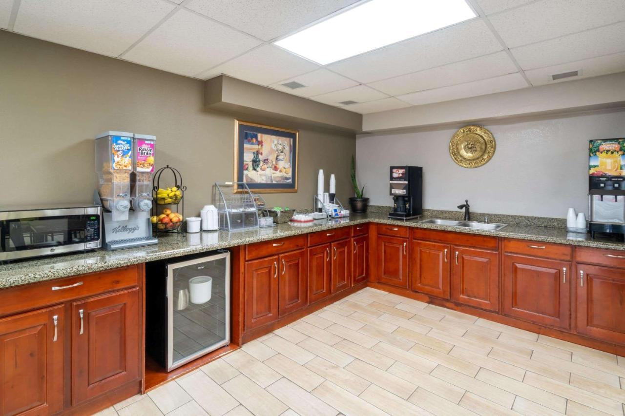 Super 8 By Wyndham Shepherdsville - Louisville South I65 Εξωτερικό φωτογραφία