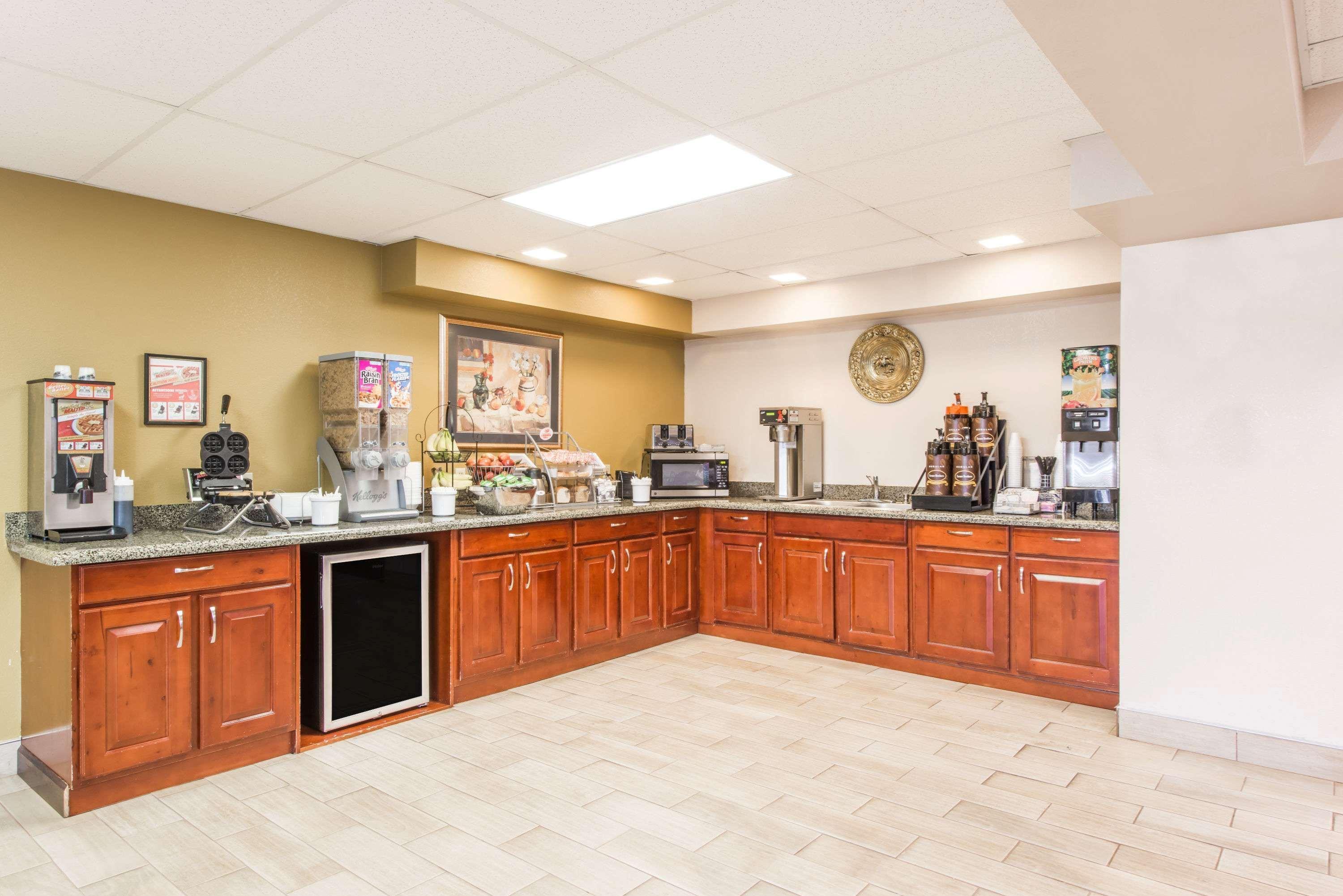 Super 8 By Wyndham Shepherdsville - Louisville South I65 Εξωτερικό φωτογραφία