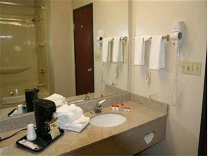 Super 8 By Wyndham Shepherdsville - Louisville South I65 Εξωτερικό φωτογραφία